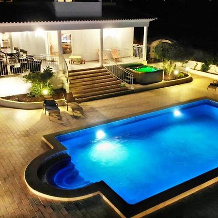 Sunset Villa By Laranjal Rentals Оллюш-де-Аґуа Екстер'єр фото